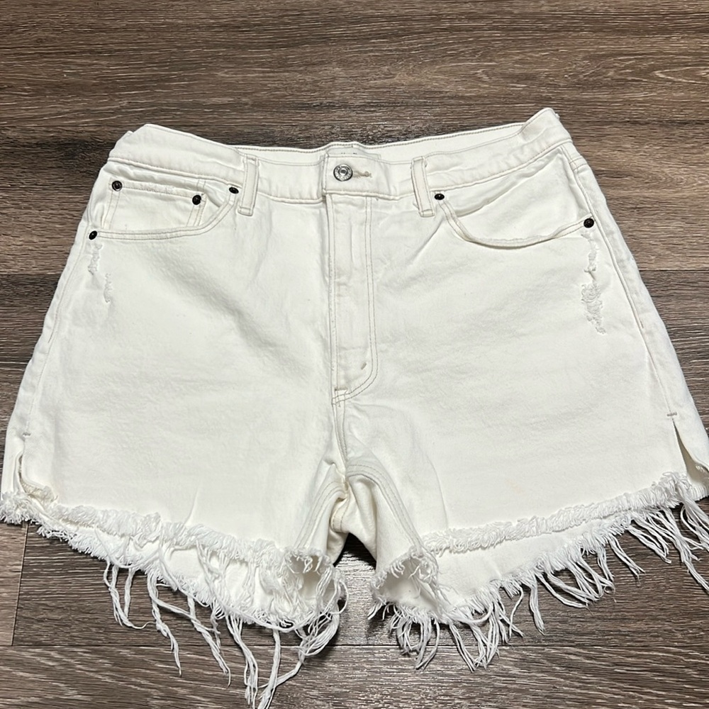 Abercrombie & Fitch White 4 inch Mom Shorts